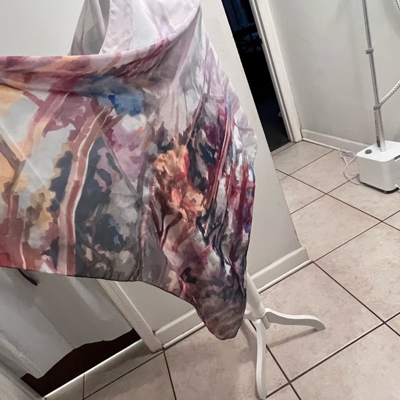 MULTICOLORED floral scarf shawl - Picture 4 of 5